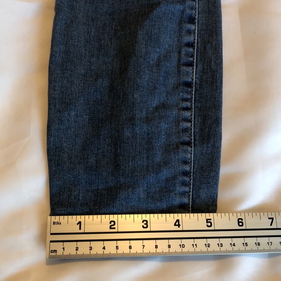 Women’s size 25 Vans distressed blue jeans - Picture 3 of 15